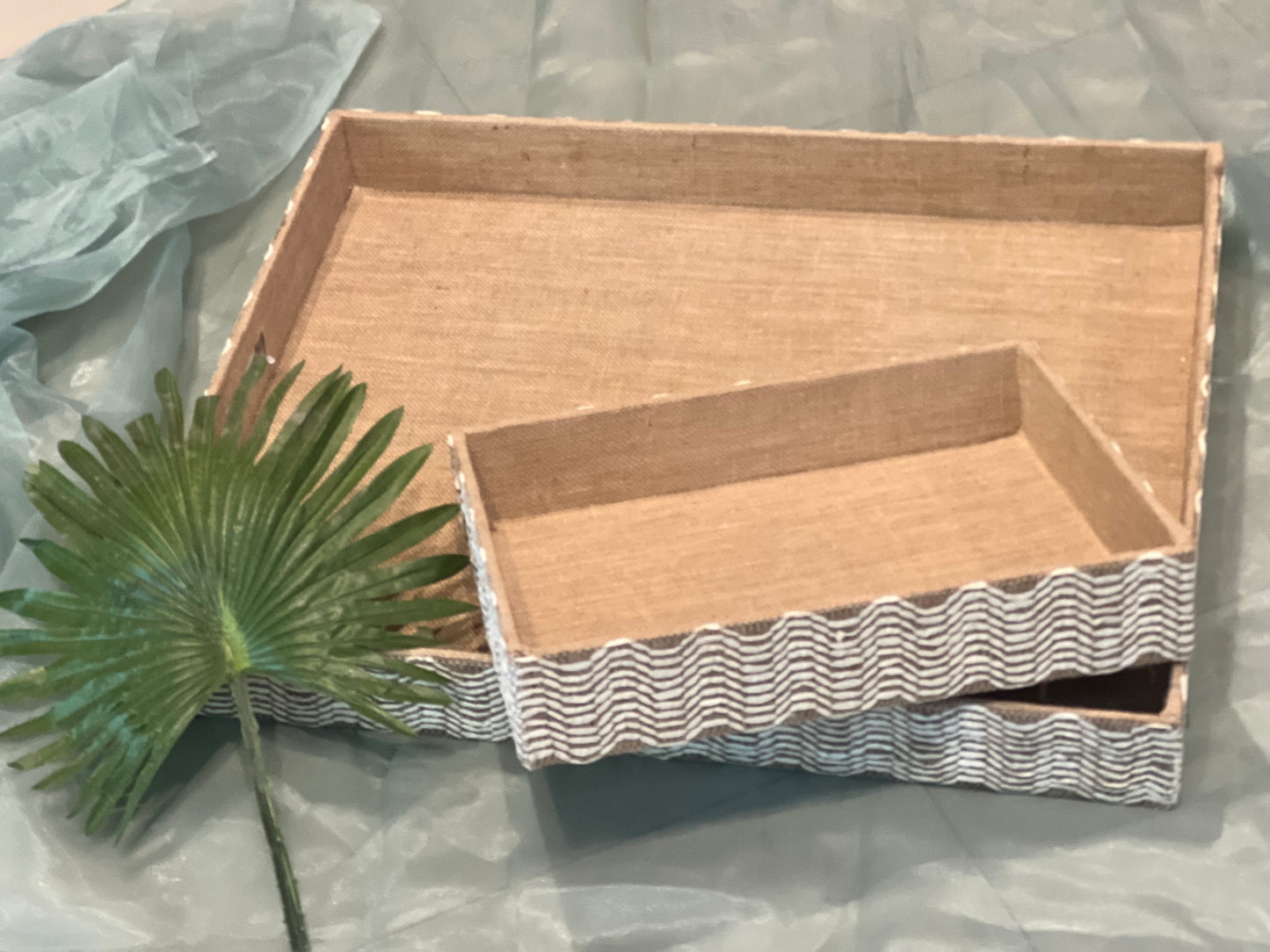 Cladded Tray - White Wave